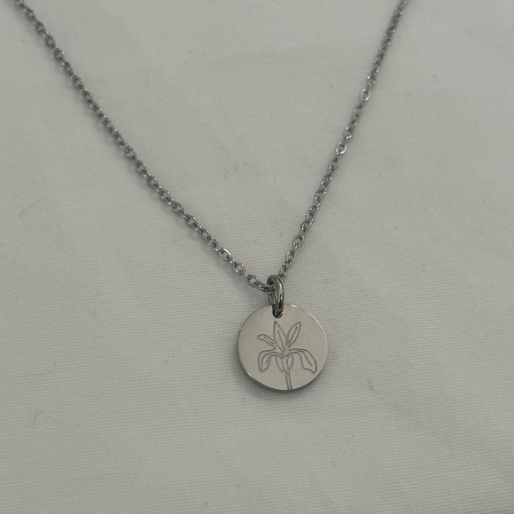 NWOT Iris Stainless Steel Pisces - February Birth Flower Necklace Mother’s Day - Picture 7 of 8